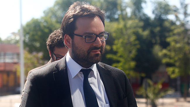 Consejo del INDH cesó a su director quien dice que lo tomó 