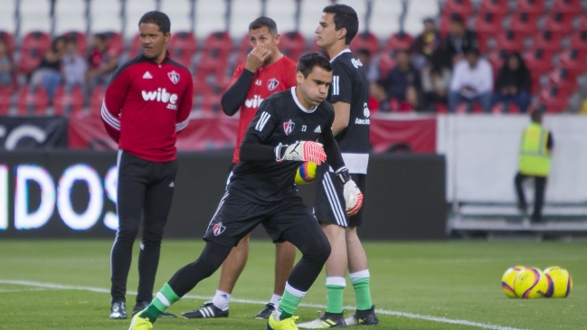 Henríquez y Toselli se quedaron sin técnico en Atlas