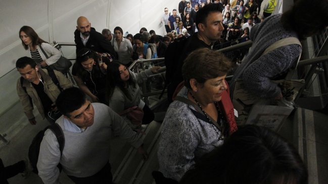 Pasajeros acusan problemas en Línea 6 del Metro