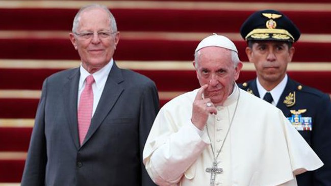 Frente a PPK y su gabinete, el papa Francisco denunció 