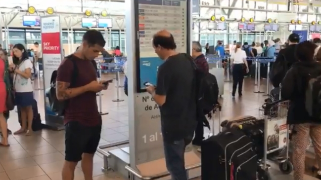 Carlos Carmona viajó a Estados Unidos para destrabar su situación con Atlanta United