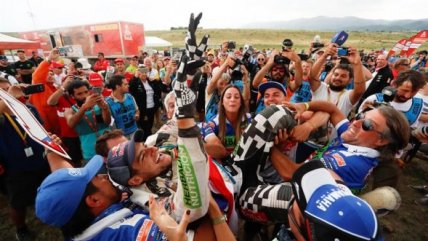   Con Casale a la cabeza: Las postales que dejaron los campeones del Dakar en su última jornada 