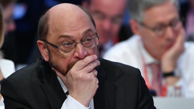 Socialdemócratas piden respaldar preacuerdo para formar nueva gran coalición con Merkel