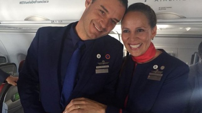  Por qué el papa casó a la pareja chilena en el avión  