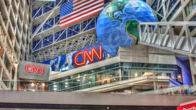 Detienen a sujeto que amenazó con una masacre a CNN por sus 