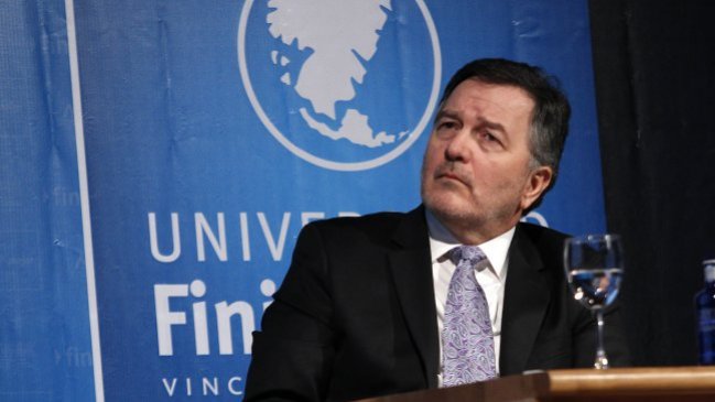 Roberto Ampuero, la sorpresa en el Ministerio de Relaciones Exteriores