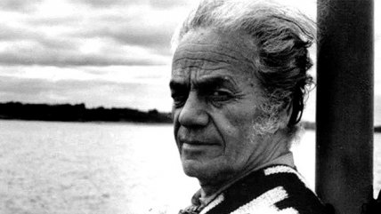   Amigo de Nicanor Parra: El Premio Nobel le fue esquivo porque faltó una diplomacia chilena más activa 