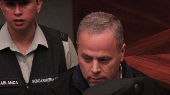 Fraude en Carabineros: Justicia rechazó levantar prisión preventiva a Echeverría