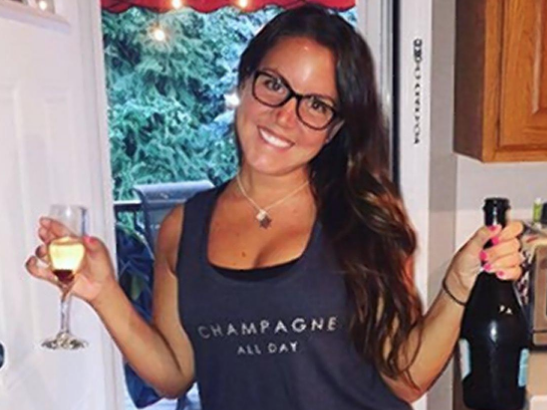 Profesora fue arrestada por realizar masajes y sexo oral a estudiante menor de edad