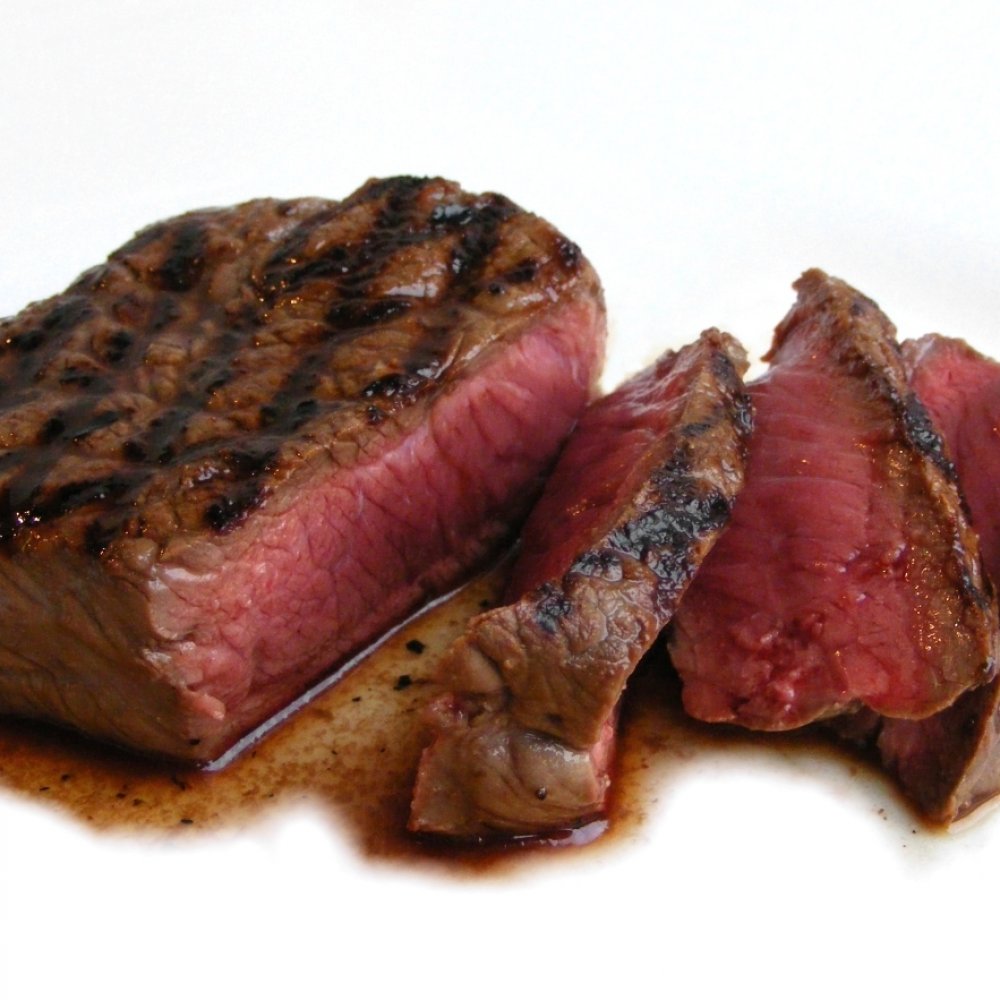 Restaurante cobró casi $1 millón a unos turistas por cuatro filetes y un pescado