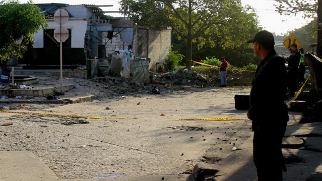 ELN se atribuyó el atentado que dejó cinco policías muertos en Colombia