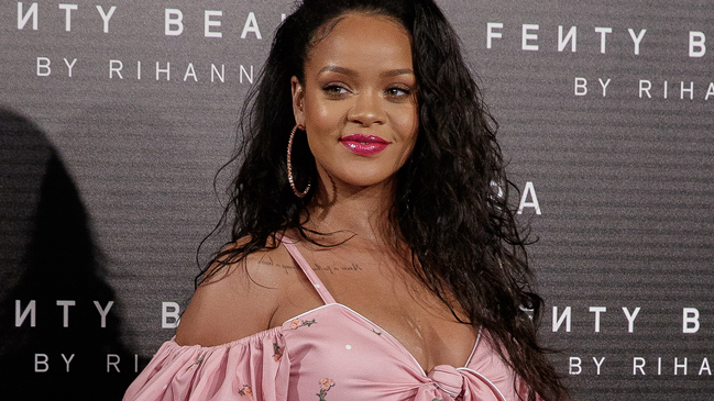Grupo islámico declara a Rihanna 