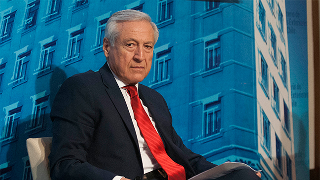 Chile advierte con dejar diálogo con emplazamiento al chavismo y la oposición