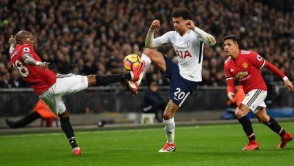   Alexis tuvo un amargo estreno en la Premier League con la camiseta de Manchester United 