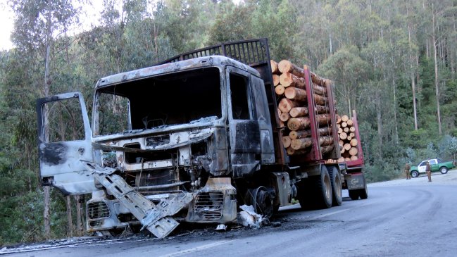 Encapuchados quemaron camión en la Región del Biobío