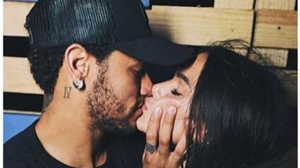 Neymar se burló de su novia a través de Instagram