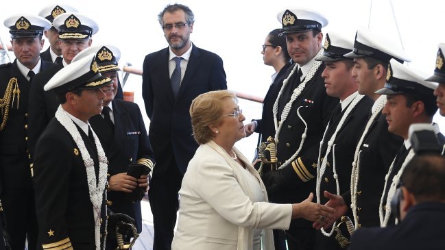 Presidenta Bachelet despidió a tripulación de la Esmeralda antes de su nueva travesía