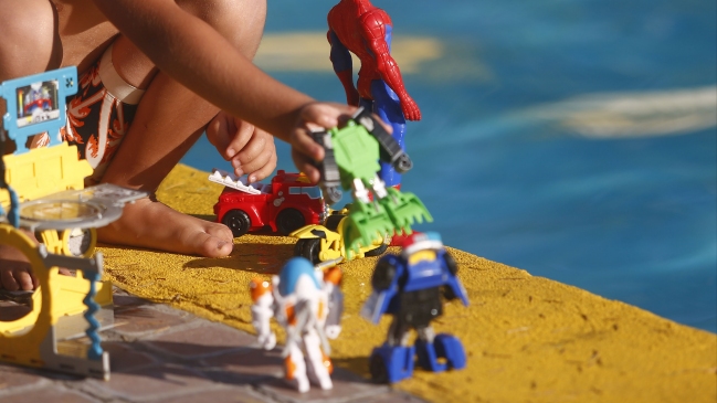 Niño de dos años en riesgo vital tras caer a una piscina en Paine