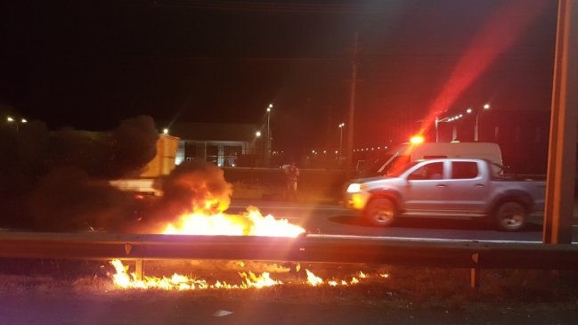 Manifestantes encendieron barricadas en San Pedro de la Paz