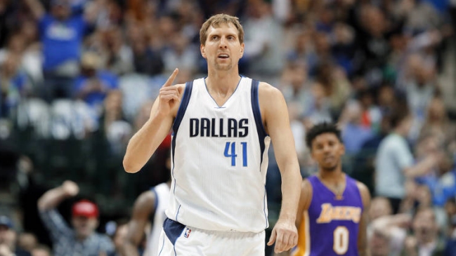 Dirk Nowitzki marcó un hito en su carrera en derrota de Mavericks ante los Clippers