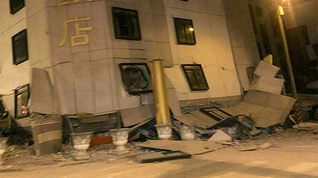 Terremoto en Taiwán destruye varios edificios