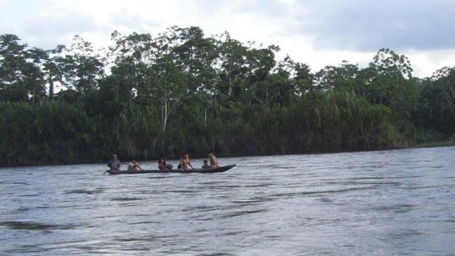 Perú: Analizan aguas de río afectado por derrame de líquidos de gas natural