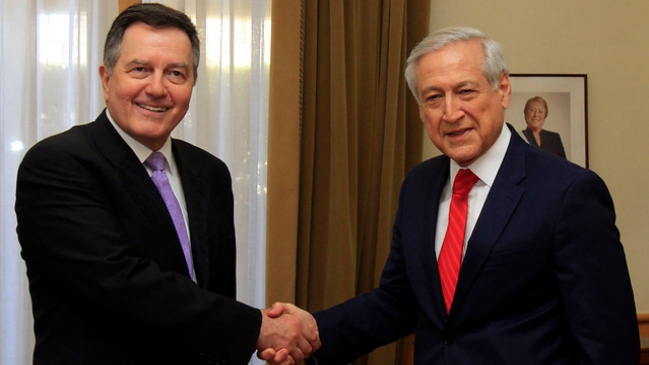 Muñoz a Ampuero: La política exterior pasa por gran momento y debe continuar o bien mejorar