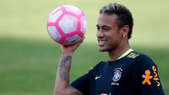 Neymar ofrece en subasta 