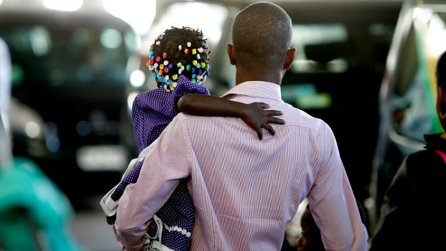 Inmigrantes marcharán a La Moneda por regularización de residencias