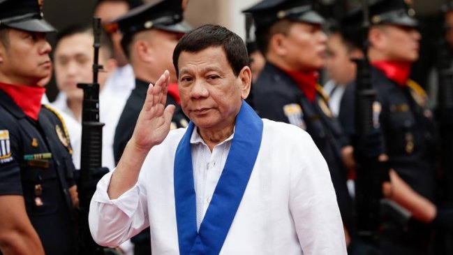 Filipinas: Duterte ordena disparar 