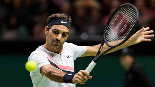 Federer se alzó ante Kohlschreiber y quedó a un triunfo de reconquistar el número uno
