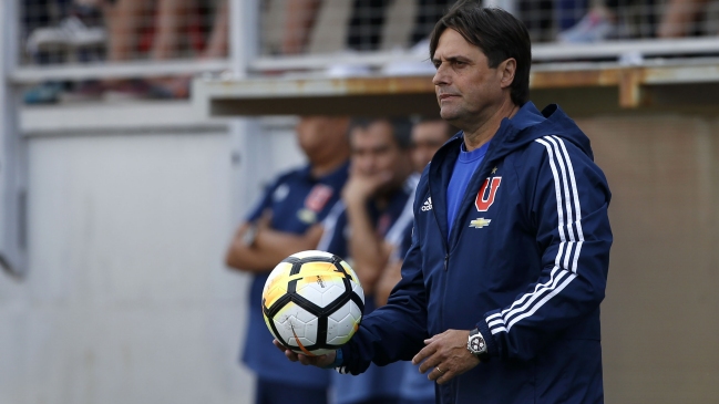 Guillermo Hoyos mantendrá esquema con tres zagueros para enfrentar a San Luis