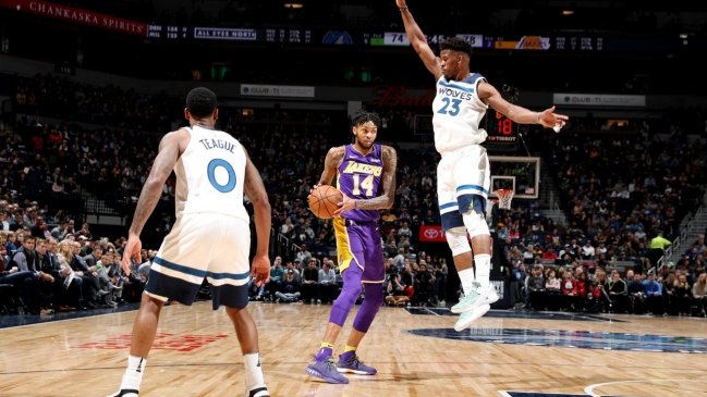 Los Timberwolves honraron a ex técnico fallecido con triunfo ante Lakers
