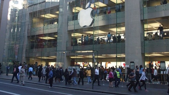 Nuevas oficinas de Apple tienen tanto vidrio que sus ingenieros no dejan de chocar