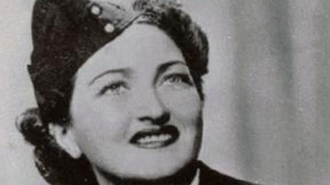 The Times de Londres destacó a Margot Duhalde, primera piloto de guerra chilena