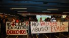 Convocan para este lunes evasión masiva por alza en el Transantiago
