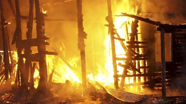 Carabineros investiga quema de vivienda en Padre Las Casas