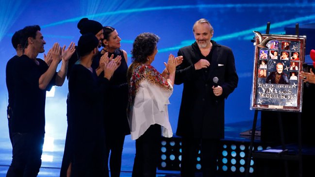 Un emocionado Miguel Bosé recibió premio a 