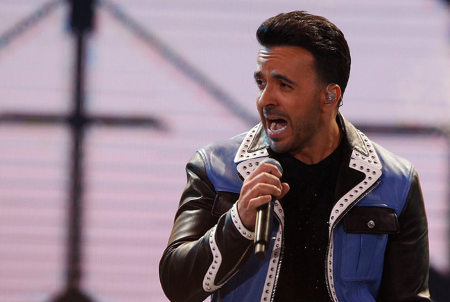 Aplausos sacó interpretación de Luis Fonsi de 