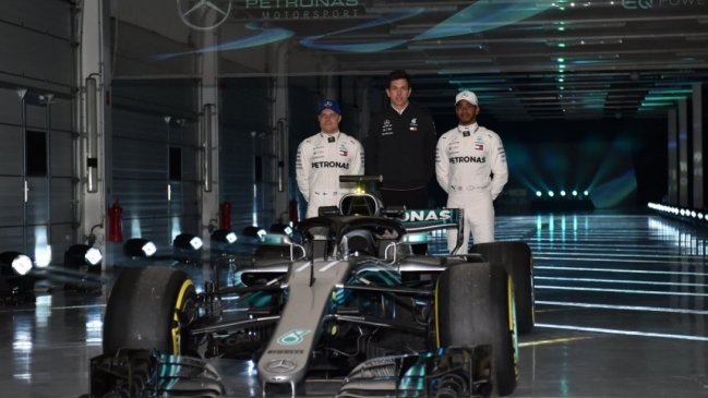 Mercedes presentó su monoplaza para 2018