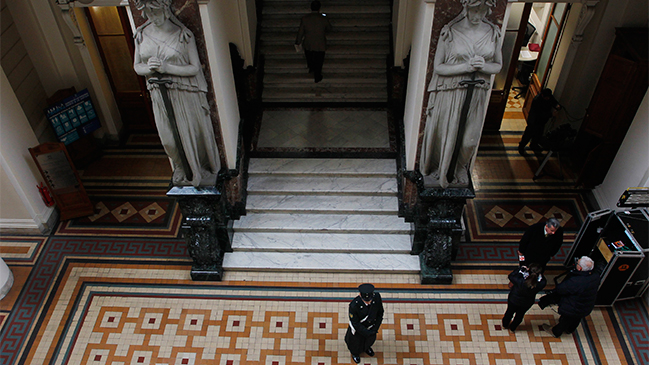 Juez Carroza investigará casos de adopciones irregulares en el extranjero: Son más de 500