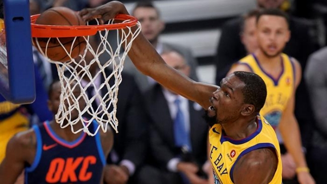 Kevin Durant comandó paliza de Golden State Warriors sobre Oklahoma City Thunder