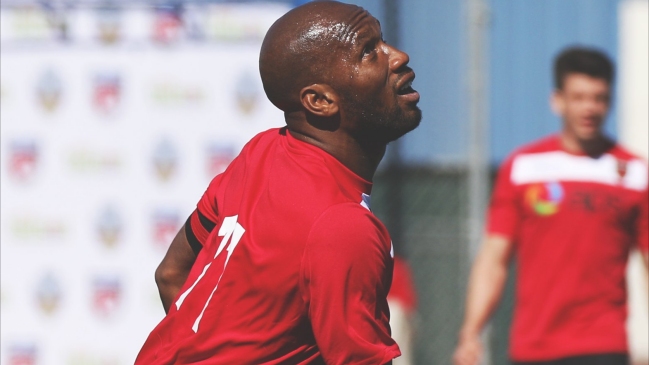 Equipo de Drogba llegó a Ecuador para amistoso con Liga Deportiva Universitaria de Quito