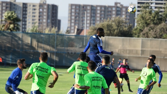 Rafael Vaz y Armando Cooper debutaron en amistoso entre U. de Chile y Recoleta