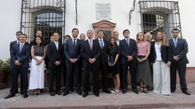 Futuro ministro de Hacienda presentó a su equipo de asesores