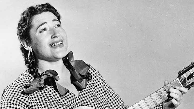 Anuncian conmemoración del centenario de Margot Loyola durante 2018