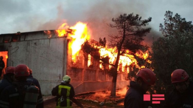 Incendio en centro de rehabilitación de Bakú deja al menos 24 muertos