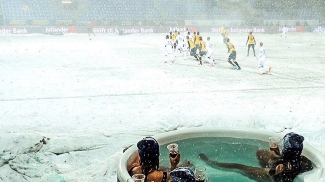 ¿Te gustaría presenciar un partido desde un jacuzzi?