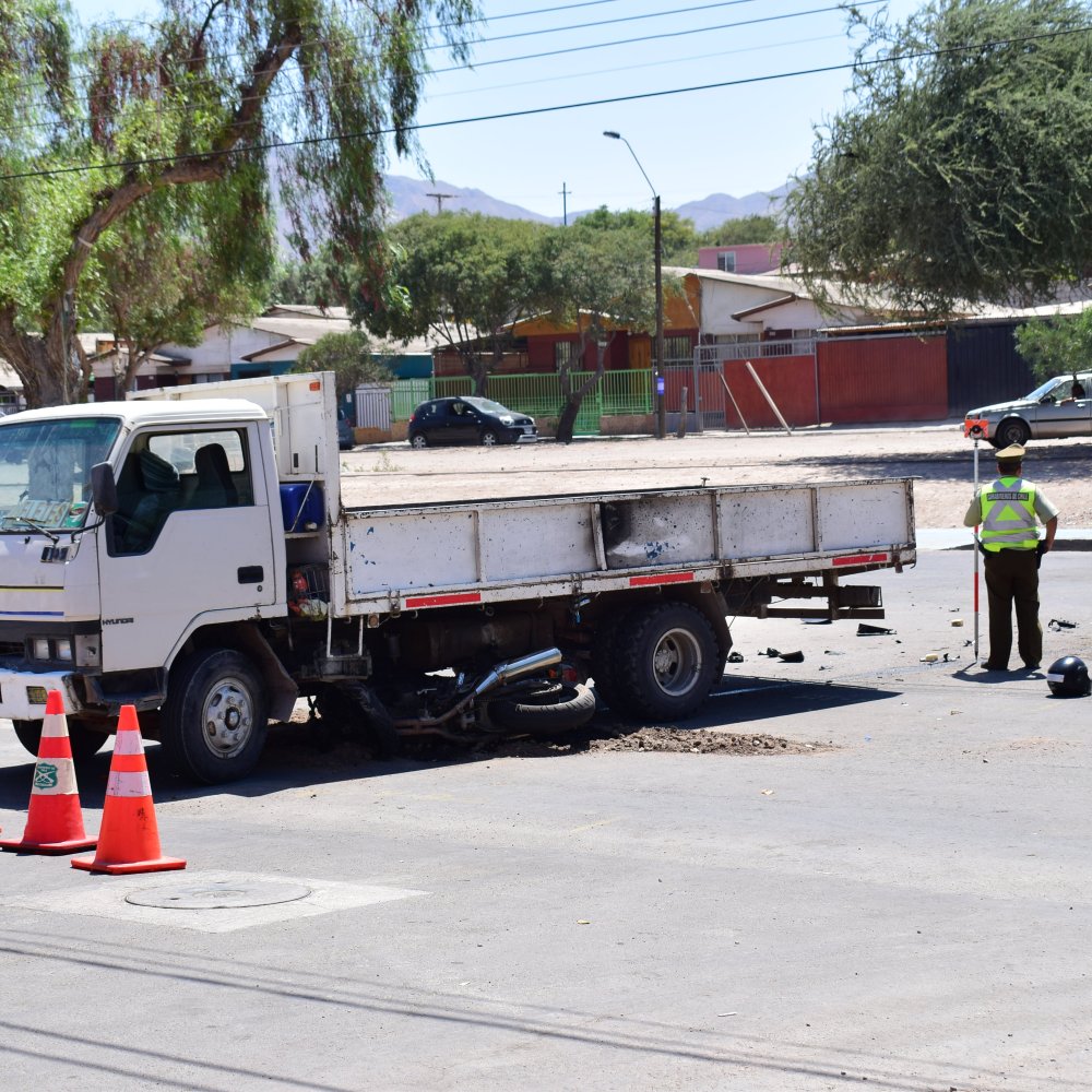 Motociclista murió al impactar contra un camión en Copiapó