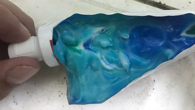 Hallan droga escondida en zapatillas y pasta de dientes en cárcel de San Antonio